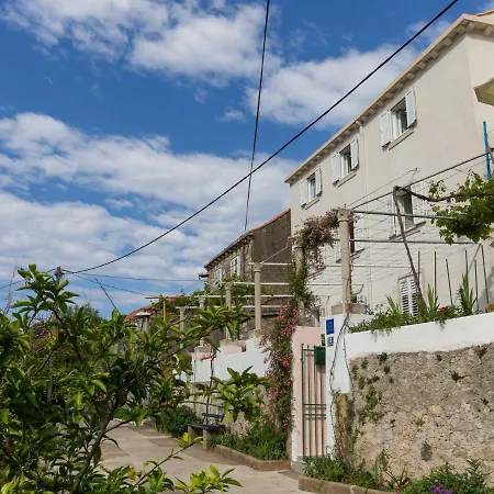 Βίλα Restful In Dalmatia With Garden