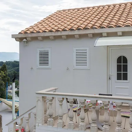 Βίλα Restful In Dalmatia With Garden *