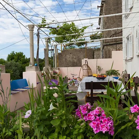 Restful In Dalmatia With Garden *