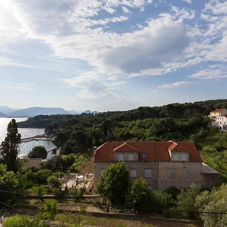 Βίλα Restful In Dalmatia With Garden